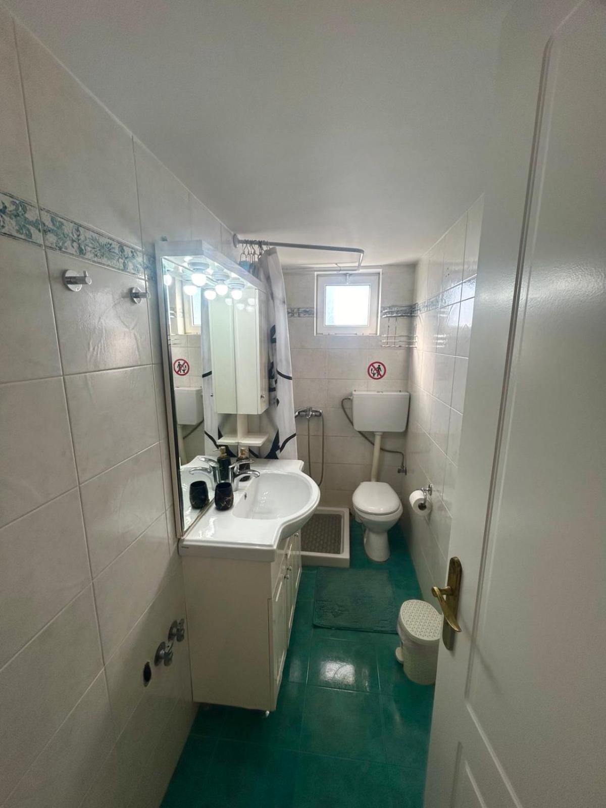 Aktis Apartment Near Airport Artemida  Bagian luar foto