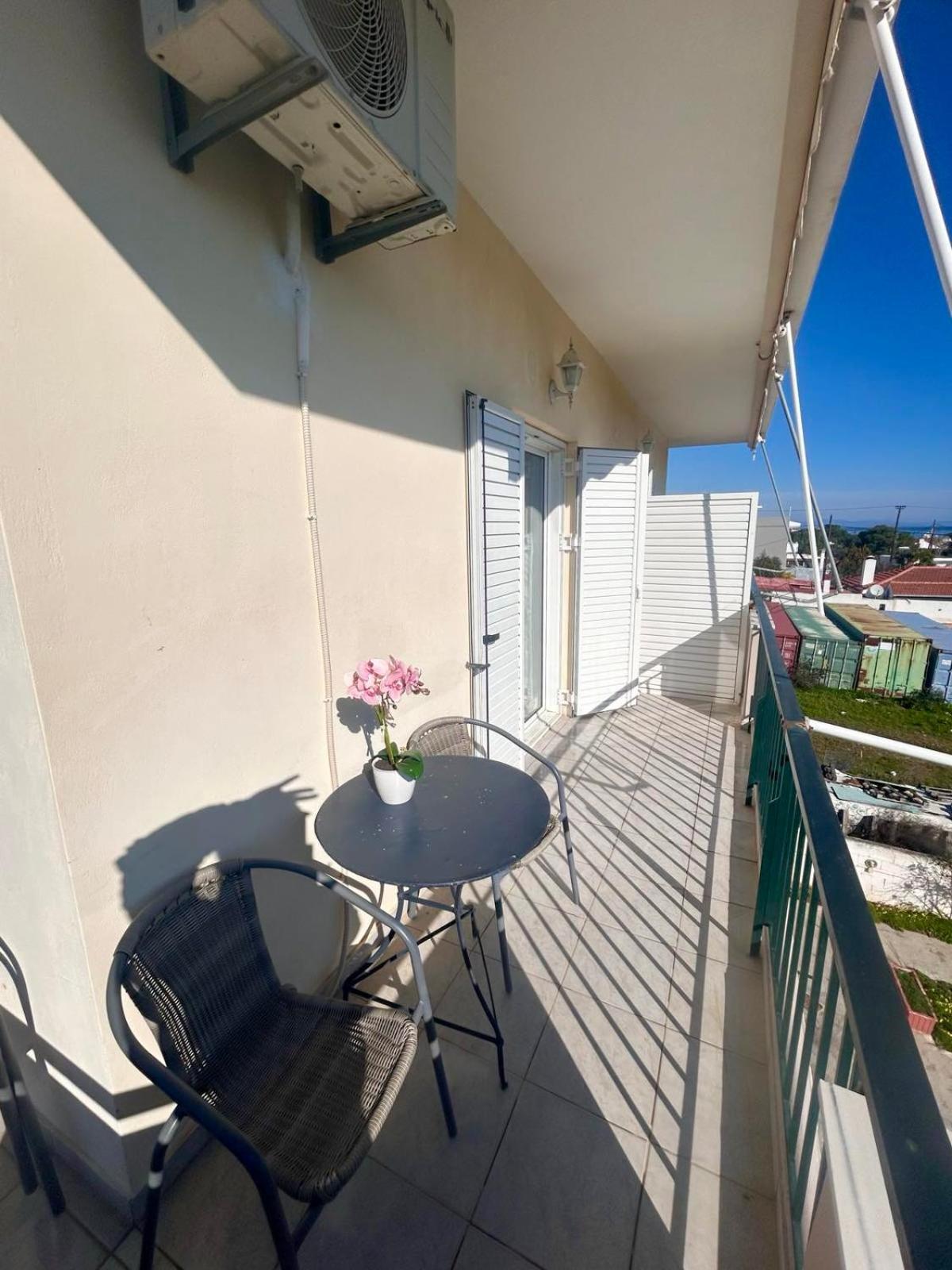 Aktis Apartment Near Airport Artemida  Bagian luar foto